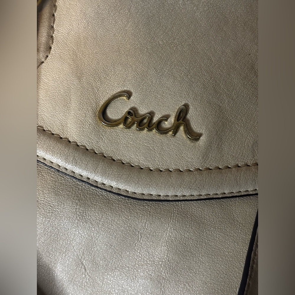 2013 Coach Madison All Leather Cream Color Satchel- Pre Loved Authentic- GUC 💜 - Picture 10 of 16